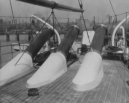 USS Vesuvius' dynamite guns