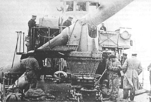 Old DD Engels' 12inch recoiless gun